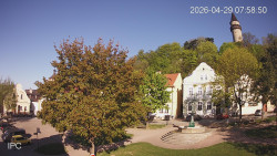 Náměstí, Hrad a Trůba