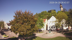 Náměstí, Hrad a Trůba