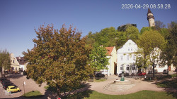 Náměstí, Hrad a Trůba