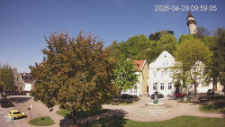 Náměstí, Hrad a Trůba