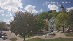 Náměstí, Hrad a Trůba