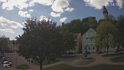 Náměstí, Hrad a Trůba