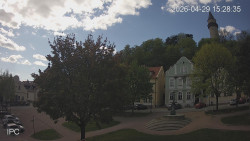 Náměstí, Hrad a Trůba