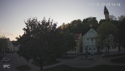 Náměstí, Hrad a Trůba