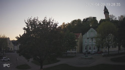 Náměstí, Hrad a Trůba