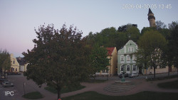 Náměstí, Hrad a Trůba