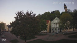 Náměstí, Hrad a Trůba