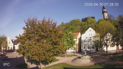 Náměstí, Hrad a Trůba