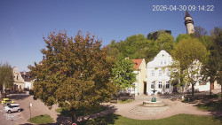 Náměstí, Hrad a Trůba