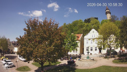 Náměstí, Hrad a Trůba