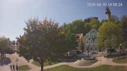 Náměstí, Hrad a Trůba