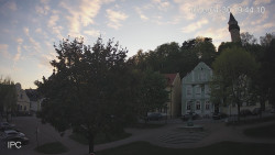 Náměstí, Hrad a Trůba