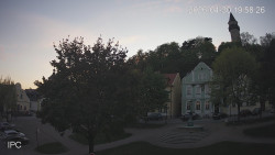 Náměstí, Hrad a Trůba