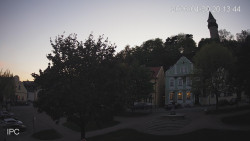 Náměstí, Hrad a Trůba