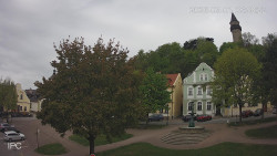 Náměstí, Hrad a Trůba