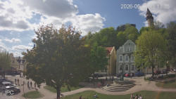 Náměstí, Hrad a Trůba