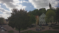 Náměstí, Hrad a Trůba