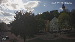Náměstí, Hrad a Trůba