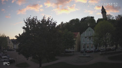 Náměstí, Hrad a Trůba
