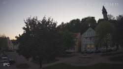 Náměstí, Hrad a Trůba