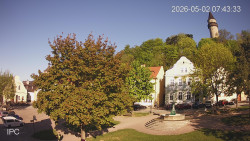 Náměstí, Hrad a Trůba