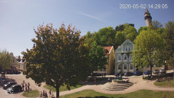 Náměstí, Hrad a Trůba