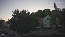 Náměstí, Hrad a Trůba