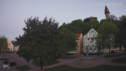 Náměstí, Hrad a Trůba