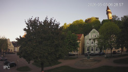 Náměstí, Hrad a Trůba