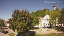 Náměstí, Hrad a Trůba