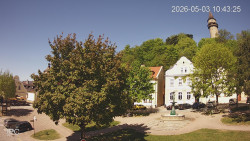 Náměstí, Hrad a Trůba