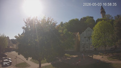 Náměstí, Hrad a Trůba