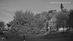 Náměstí, Hrad a Trůba