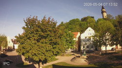 Náměstí, Hrad a Trůba