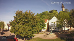 Náměstí, Hrad a Trůba