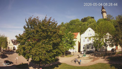 Náměstí, Hrad a Trůba