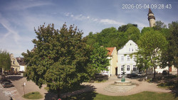 Náměstí, Hrad a Trůba
