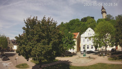 Náměstí, Hrad a Trůba