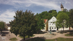 Náměstí, Hrad a Trůba