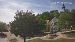 Náměstí, Hrad a Trůba