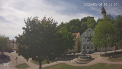 Náměstí, Hrad a Trůba