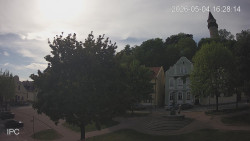 Náměstí, Hrad a Trůba