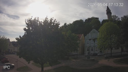 Náměstí, Hrad a Trůba