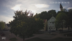 Náměstí, Hrad a Trůba