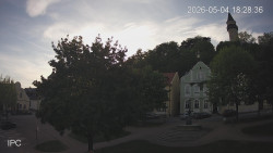 Náměstí, Hrad a Trůba