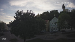 Náměstí, Hrad a Trůba