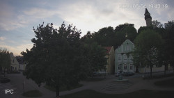 Náměstí, Hrad a Trůba