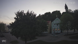 Náměstí, Hrad a Trůba