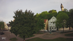 Náměstí, Hrad a Trůba