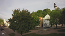 Náměstí, Hrad a Trůba